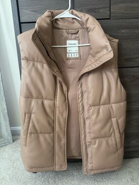 Abercrombie Vegan Leather Puffer Vest - Tan